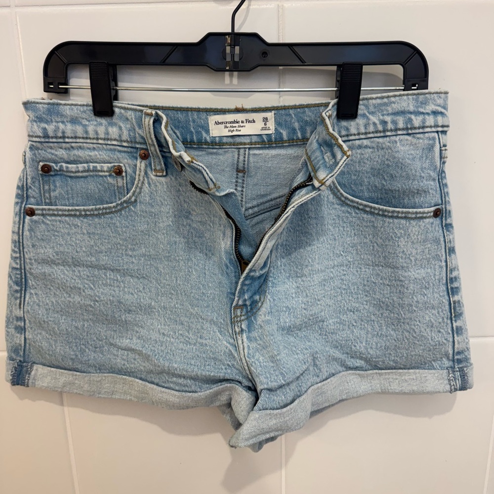 Abercrombie & Fitch
The Mom Shorts